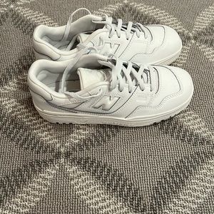 New balance 550’s little kid all white never worn size 2.5
